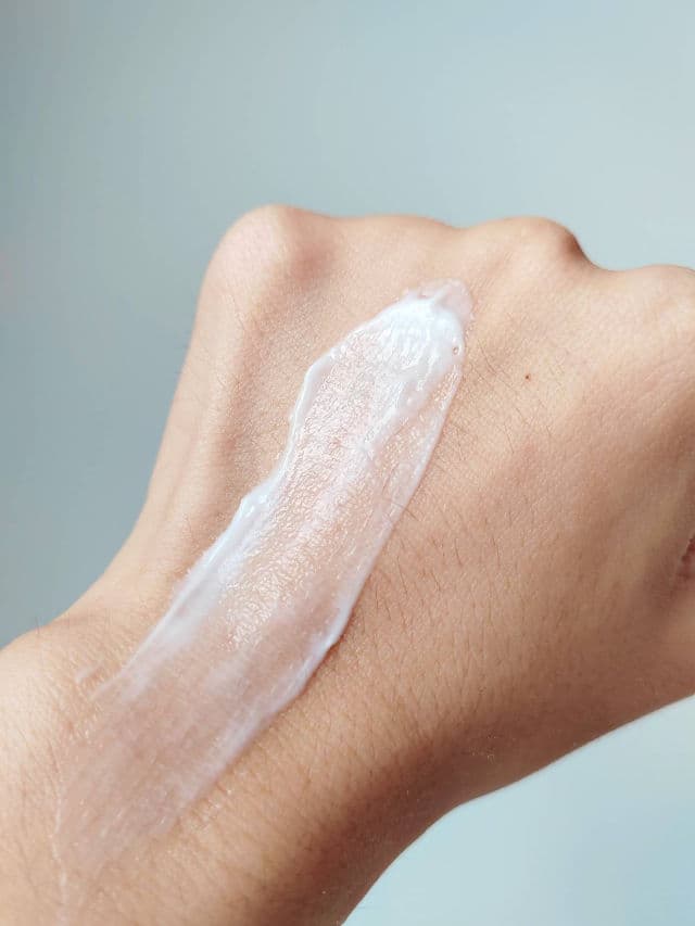 Sioris Cleanse Me Softly Milk Cleanser review photo by kaoriskincarejournal