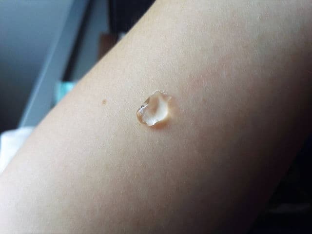 SU:M37 Water-full Timeless Pore Essence review photo by kaoriskincarejournal