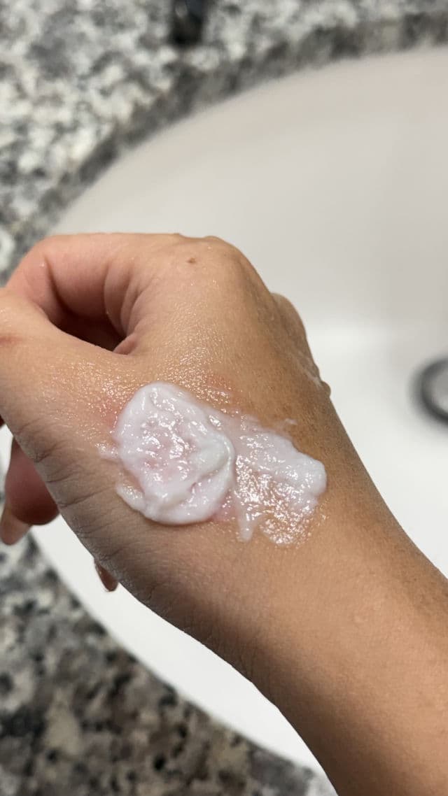 Dive-in Cleansing Foam Face Wash product review