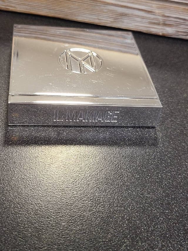 IL MAKIAGE Color Boss Multi-Dimensional Squad Eyeshadow review photo by AnnaSassin