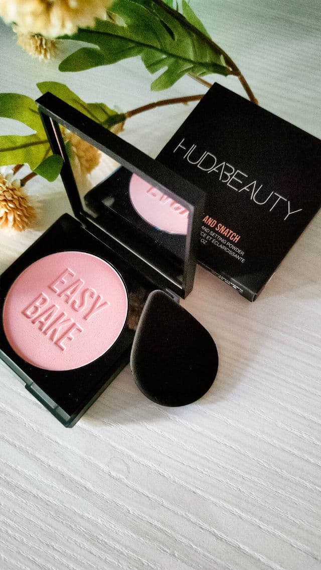 Huda Beauty Easy Bake and Snatch Pressed Setting Powder review photo by LauraDB
