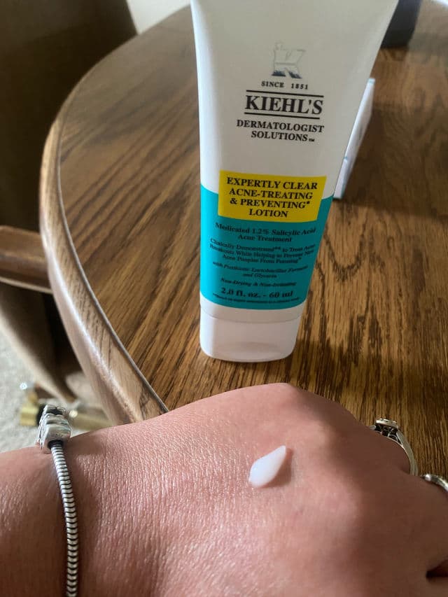 Kiehl's Breakout Control Acne Treatment Facial Lotion review photo by chasi