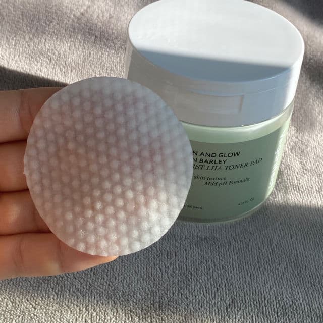 Clean and Glow Green Barley First LHA Toner Pad product review