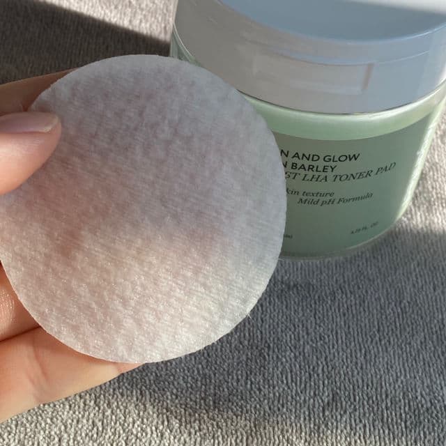 Clean and Glow Green Barley First LHA Toner Pad product review