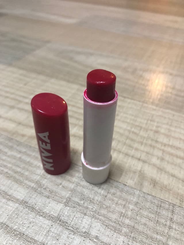 Nivea Mango Shine Caring Lip Balm review photo by xanderka