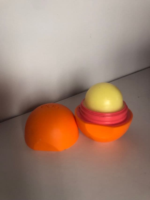 Eos Dulce de Leche Lip Balm review photo by xanderka