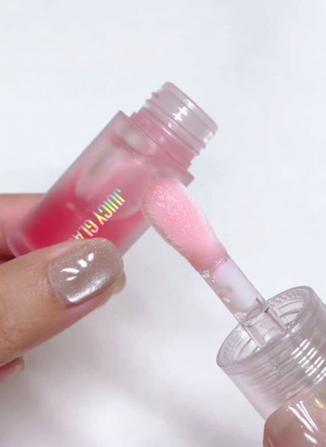 Kaja Rose Hip Spritz review photo by JHMBLRIA