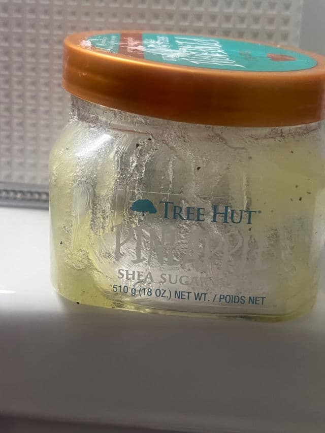 Tree Hut Pineapple Shea Sugar Scrub review photo by Emmacheers