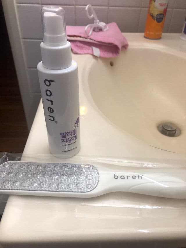 Baren Callus Remover Kit for Feet: Foot File & Peeling Foot Spray review photo by Esther0316