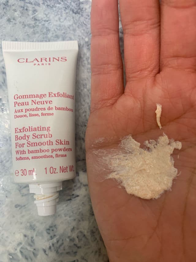 Clarins Smoothing Body Scrub For a New Skin, With Bamboo Powders review photo by AnjelicaBonya