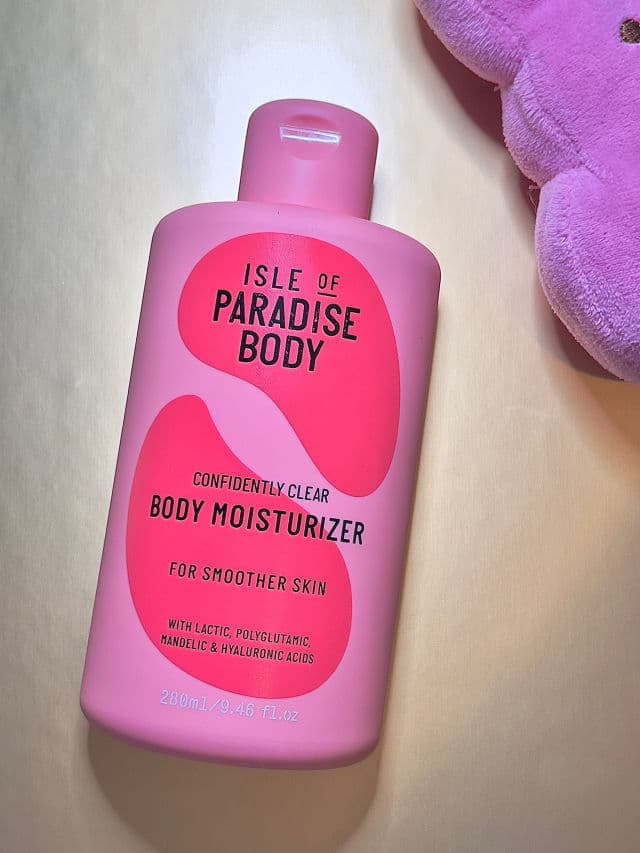 Isle of Paradise Confidently Clear Body Cleansing Wash Lactic & Salicylic Acids review photo by bonanza