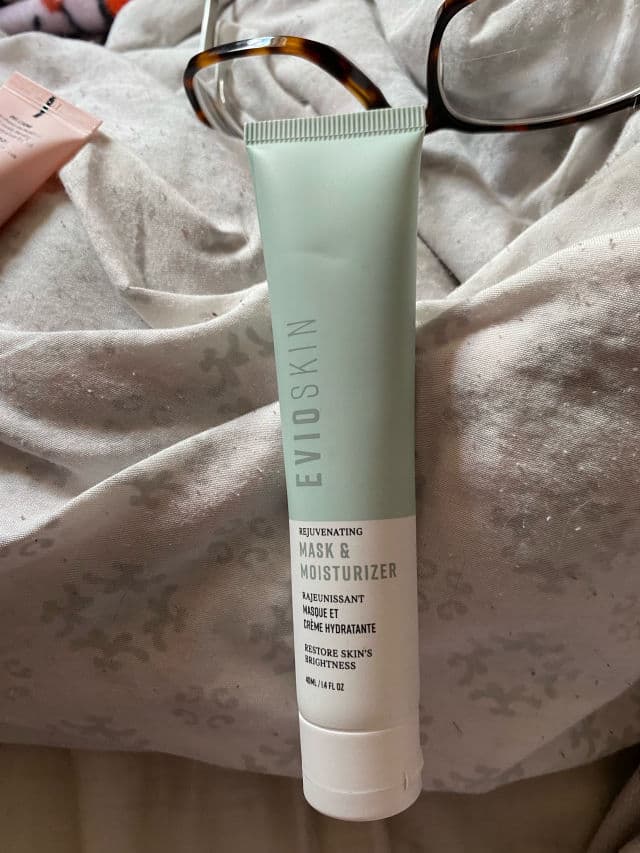 EVIO Rejuvenating Mask & Moisturizer review photo by Moniquepurplez 
