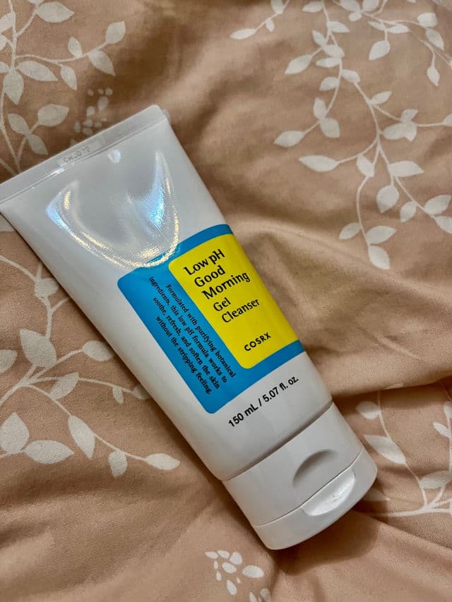 COSRX Low pH Good Morning Gel Cleanser review photo by purrfectly