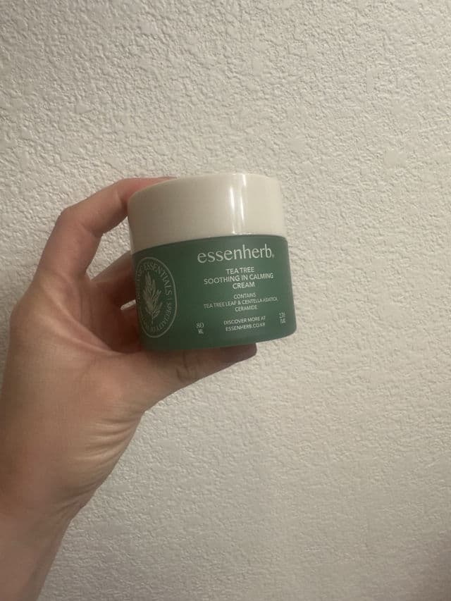 essenHERB Tea Tree Cream review photo by KarinaSalah