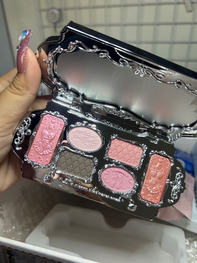 Flower Knows 01 White Swan review photo by ugcdianne