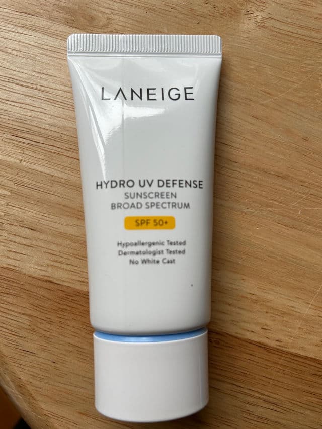 Laneige Hydro UV Defense Sunscreen Broad Spectrum SPF50+ review photo by jojoz