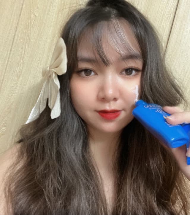 Shiseido Expert Sun Protector Face & Body Lotion SPF 50+ review photo by linhnhi91