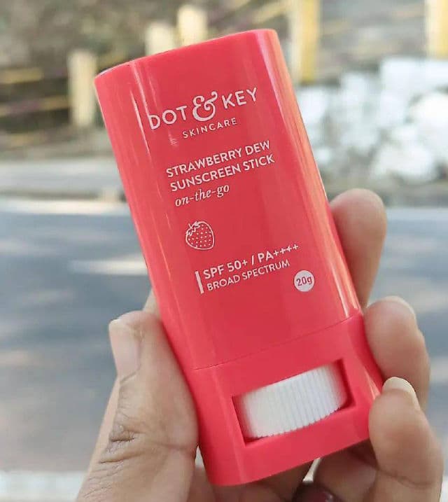 Dot & Key Strawberry Dew Sunscreen Stick SPF50 PA+++ review photo by springwonu