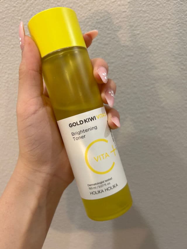 HOLIKA HOLIKA Gold Kiwi Vita C+ Brightening Toner review photo by yarasday