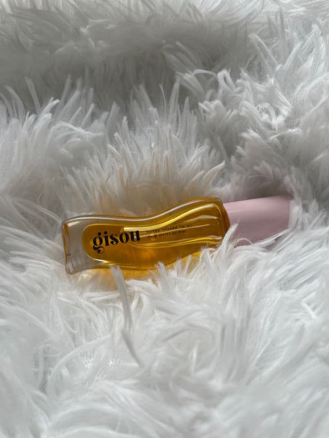 Gisou Lip Oil Honey Infused review photo by youarebeautie