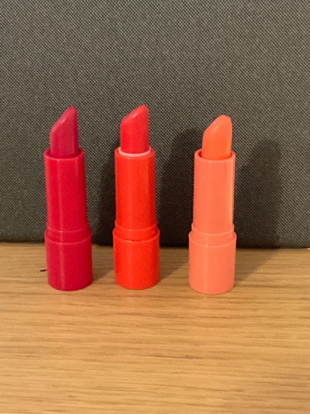 Essence Heart Core Fruity Lip Balm - 01 Crazy Cherry review photo by sunny09