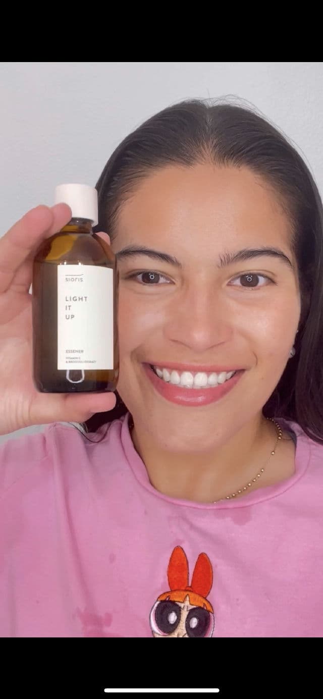 Sioris Light It Up Essener review photo by CindyCuidaTuPiel