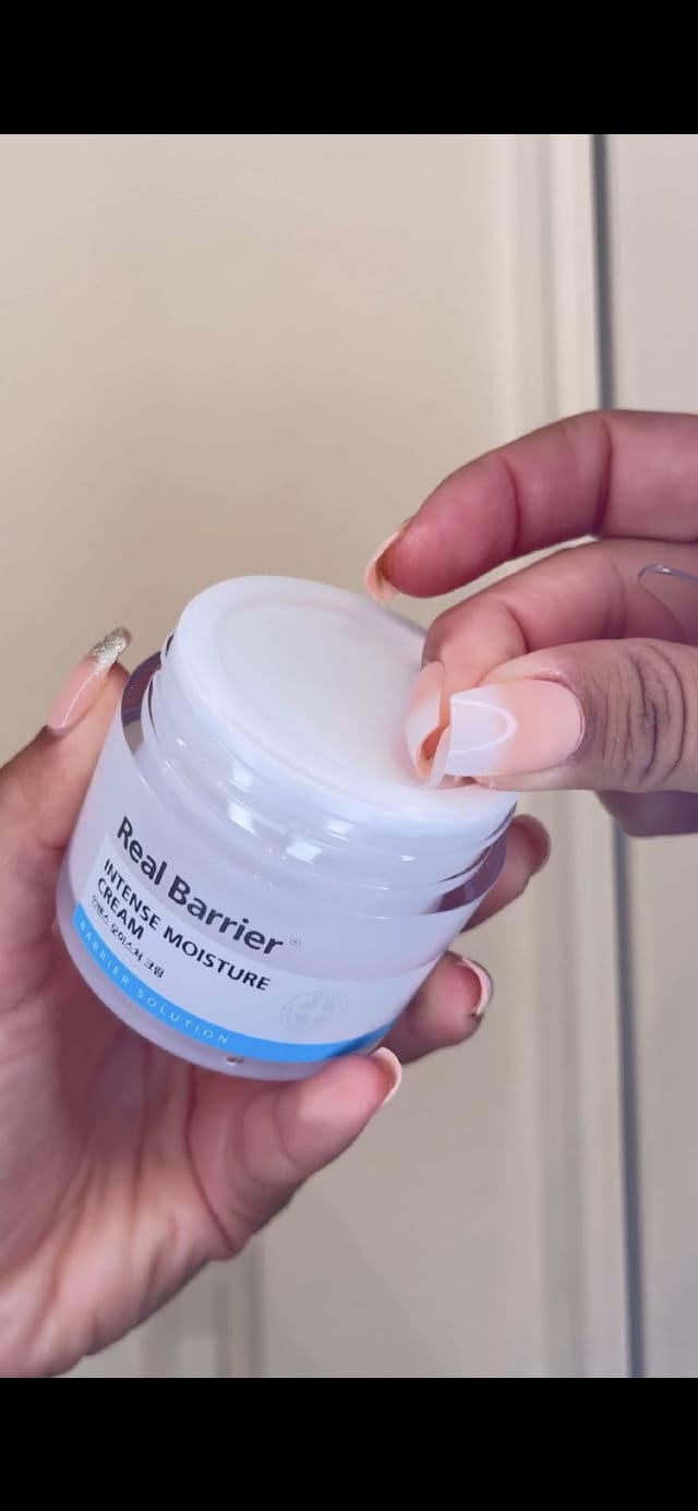 Real Barrier Intense Moisture Cream review photo by CindyCuidaTuPiel