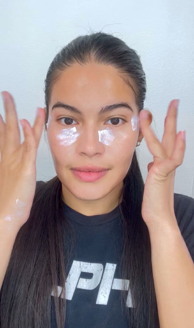 Glam Up Skinrays Lightweight Eyescreen SPF30 review photo by CindyCuidaTuPiel