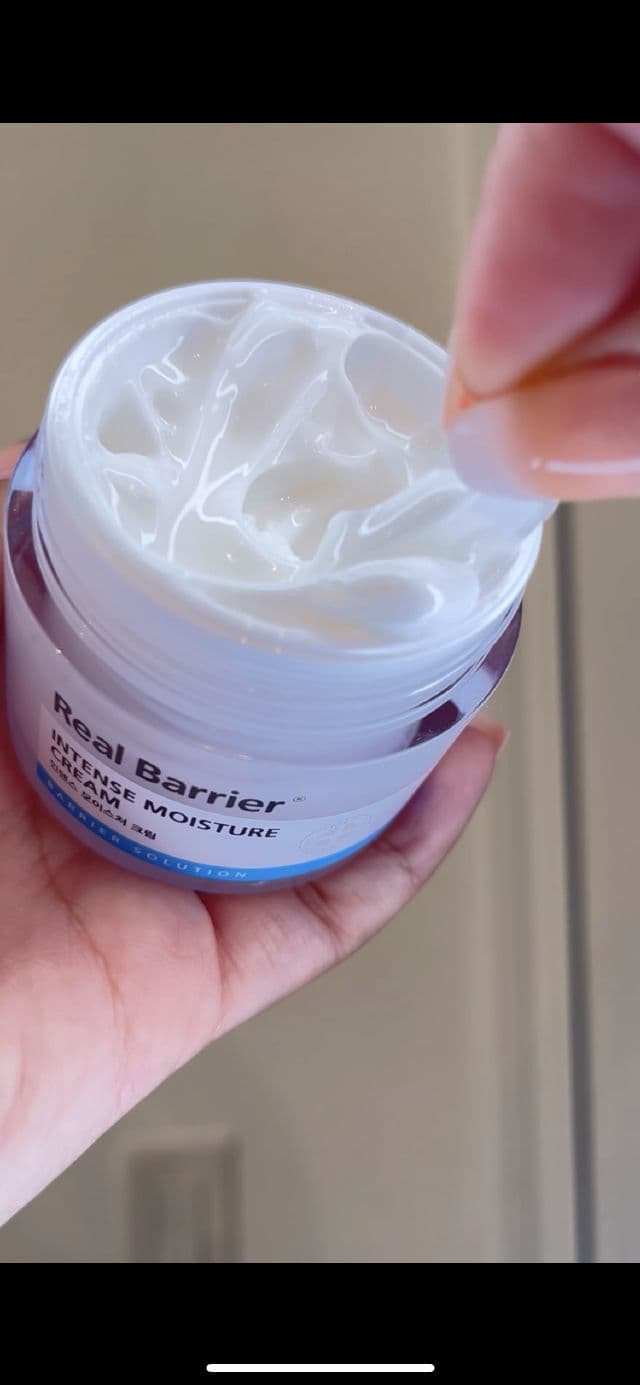 Real Barrier Intense Moisture Cream review photo by CindyCuidaTuPiel