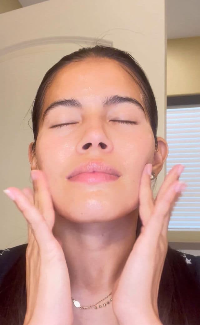 Medicube Red Serum review photo by CindyCuidaTuPiel