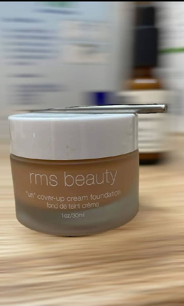 rms beauty UnCoverup Cream Foundation review photo by Cinthiadosamples