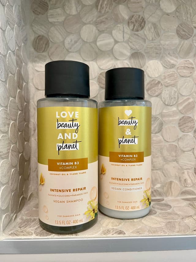 Love Beauty and Planet Vitamin B3 + Complex Intensive Repair Shampoo with Coconut Oil & Ylang Ylang review photo by alyssam26