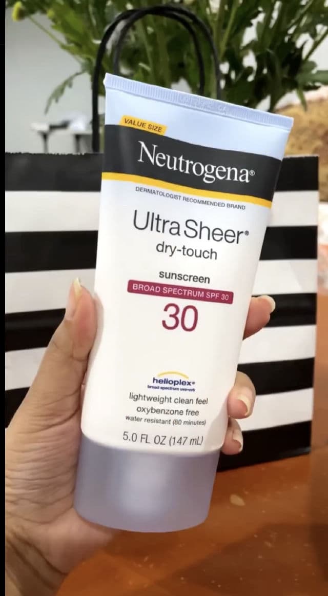 Neutrogena Ultra Sheer Dry-Touch Sunscreen SPF 30 review photo by semran 