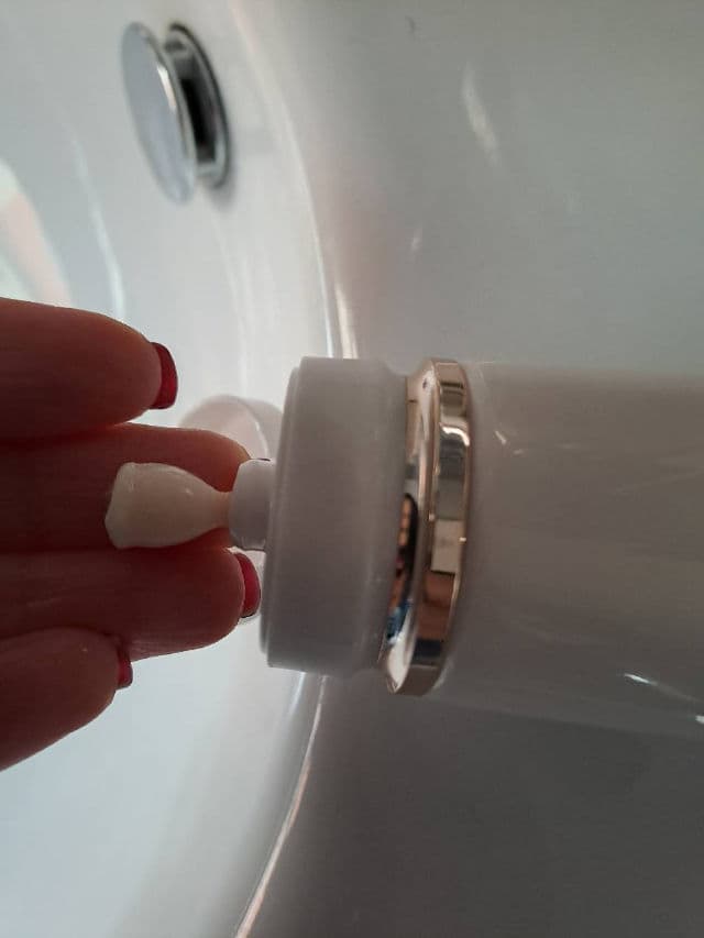 Clé de Peau Beauté Clarifying Cleansing Foam review photo by Cosymakeup15