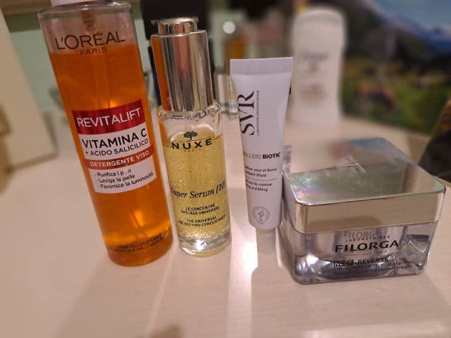 L'Oreal Paris Revitalift Vitamin C + Salicylic Acid Cleanser review photo by Cosymakeup15