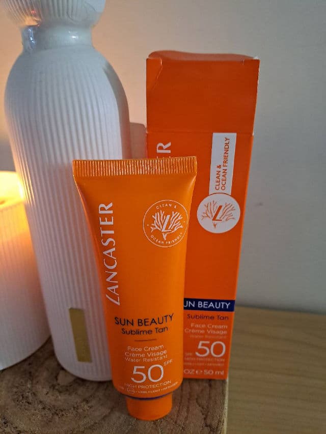 Lancaster Beauty Sun Sensitive Soothing Milk SPF 50 review photo by Cosymakeup15