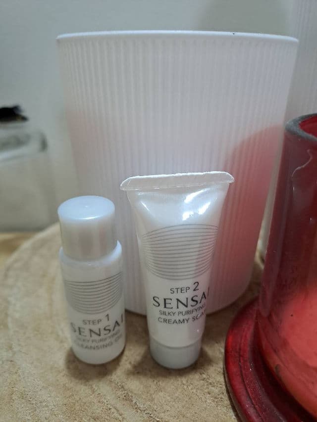 Sensai Silky Purifying Creamy Soap review photo by Cosymakeup15