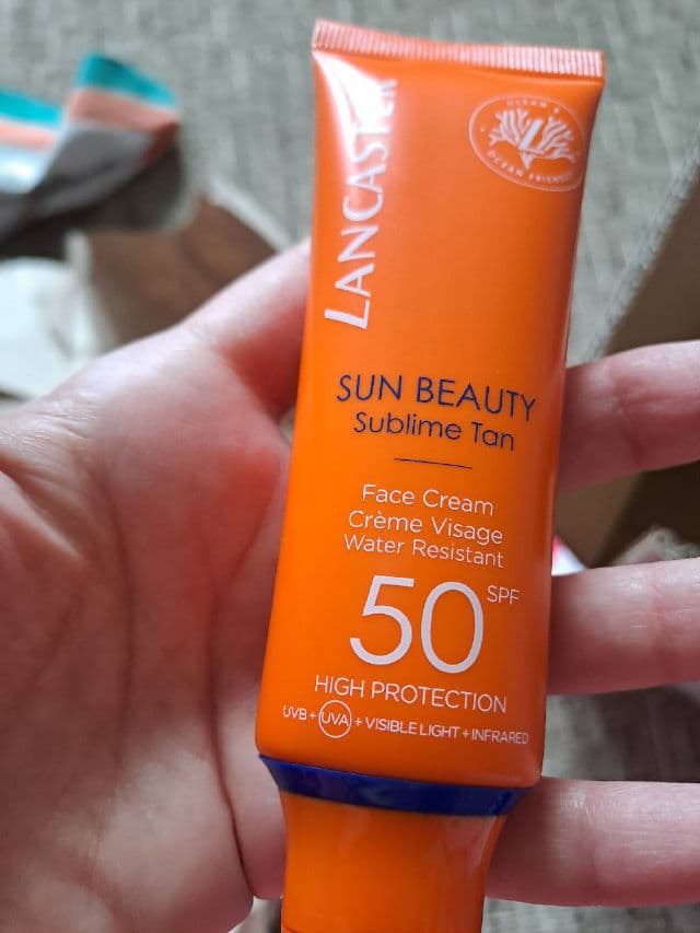 Lancaster Beauty Sun Sensitive Soothing Milk SPF 50 review photo by Cosymakeup15