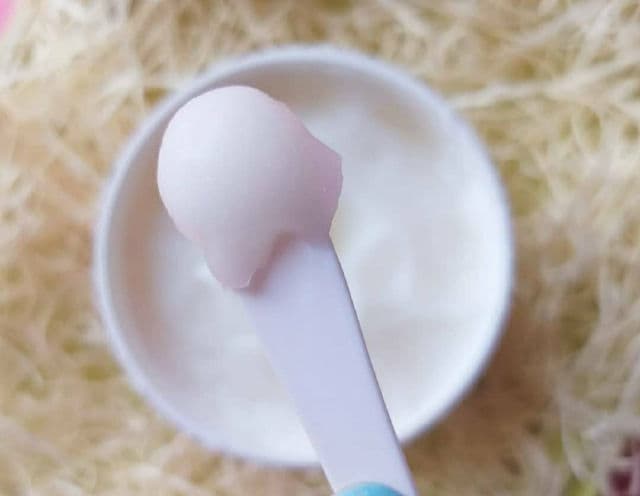 Onsaemeein Yogurt Peeling (100ml) review photo by haniyakhan24