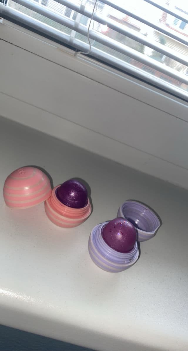 Eos Visibly Soft Lip Balm Coconut Milk review photo by vendul