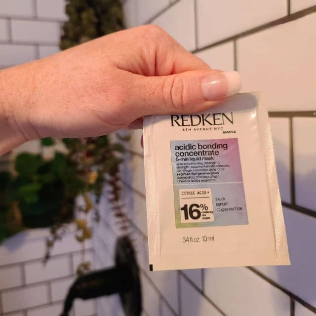 Redken Acidic Bonding Concentrate 5-min Liquid Mask review photo by Eudora