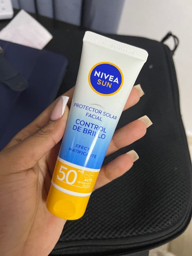 Nivea Sun UV Face Cream Mat Look SPF50 review photo by Luisanny 