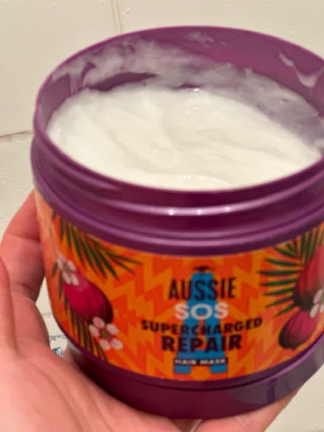 Aussie SOS Supercharged Repair Hair Mask review photo by Oxannaroxy