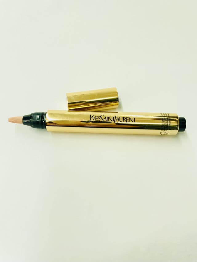 YSL Beauty Touche Éclat Brightening Concealer Pen review photo by hitchcocksbrunette