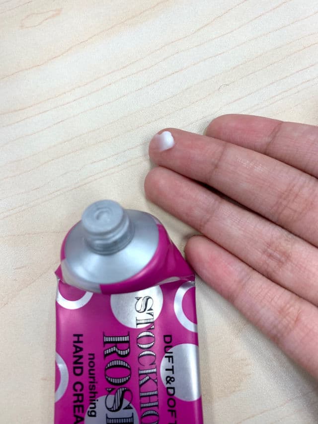 Duft & Doft Stockholm Rose Nourishing Hand Cream review photo by SafaAli