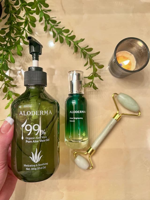 Aloderma Natural 99% Pure Aloe Vera Gel review photo by CreativelyCarey