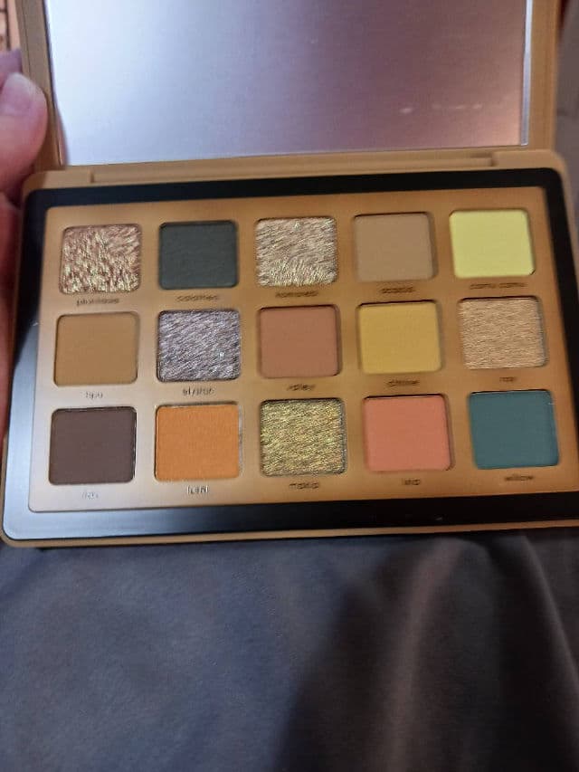 Natasha Denona Yucca Eyeshadow Palette review photo by rcreddragon