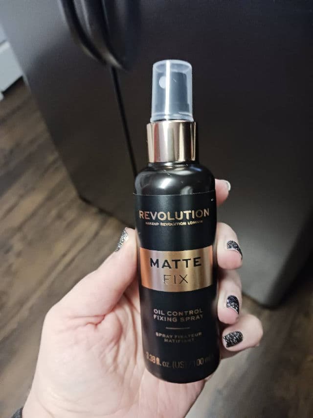 Makeup Revolution Matte Fix Oil Control Setting Spray review photo by rcreddragon