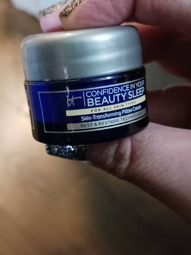 It Cosmetics Travel Size Confidence in Your Beauty Sleep Night Cream review photo by rcreddragon