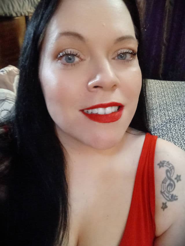 Natasha Denona I Need a Nude Eyeshadow Palette review photo by rcreddragon